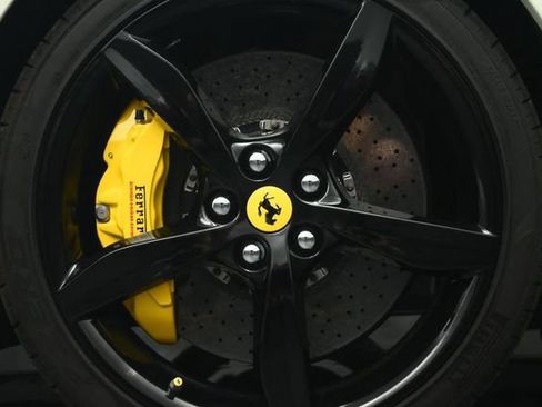 Used 2020 Ferrari Portofino RWD image 59