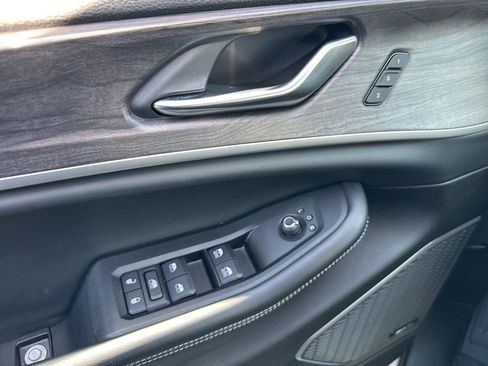 Used 2022 Jeep Grand Cherokee L Limited image 17