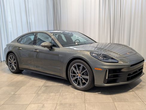 Certified 2025 Porsche Panamera image 7