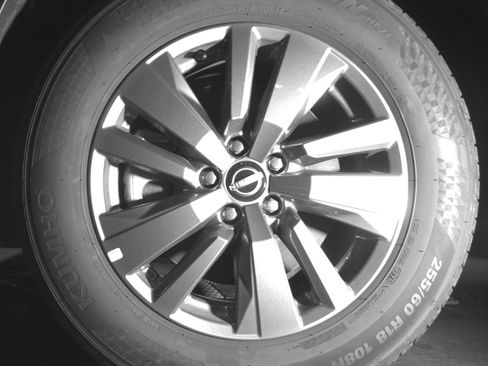 Used 2025 Nissan Pathfinder SV FWD image 12