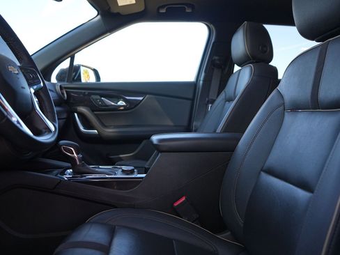 Used 2023 Chevrolet Blazer Premier FWD image 11