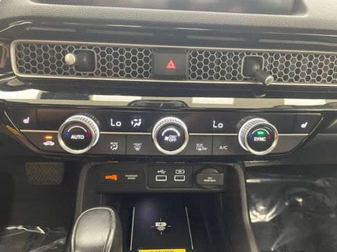Used 2022 Honda Civic Touring image 7