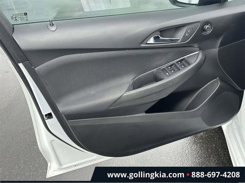 Used 2018 Chevrolet Cruze LT w/ Convenience Package image 13