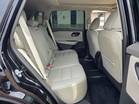 Used 2023 Nissan Rogue SL w/ SL Premium Package image 24