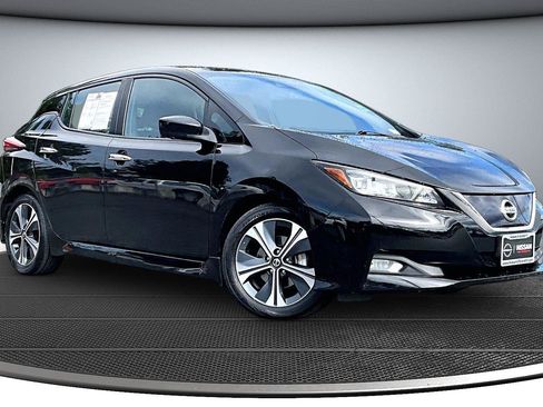 Used 2020 Nissan Leaf SV w/ SV Technology Package FWD image 1