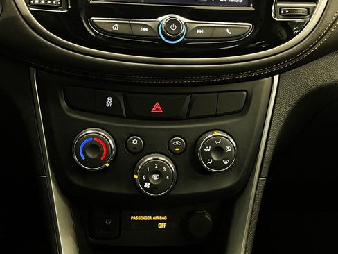 Used 2020 Chevrolet Trax LT w/ Redline Edition image 25