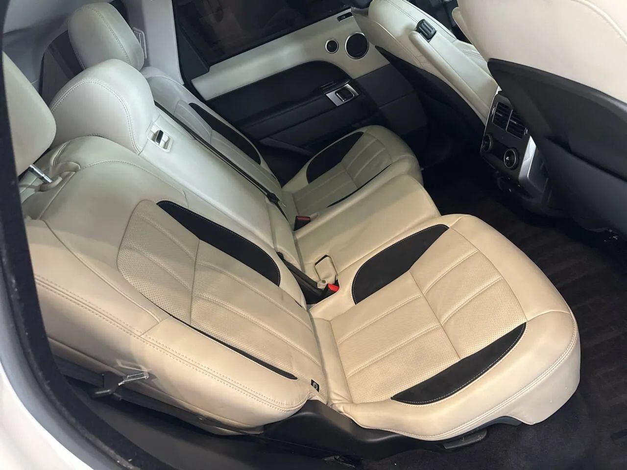 Used 2018 Land Rover Range Rover Sport Supercharged AWD/4WD image 23
