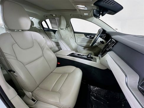 Used 2024 Volvo S60 B5 Plus image 11