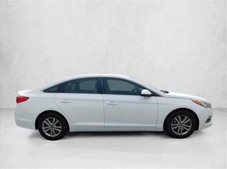 Used 2015 Hyundai Sonata SE FWD video 4