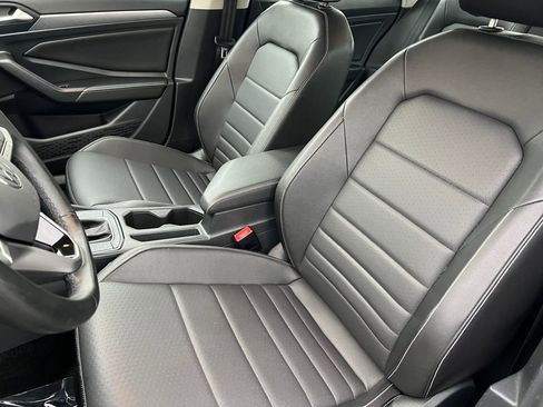 Used 2024 Volkswagen Jetta SE image 10