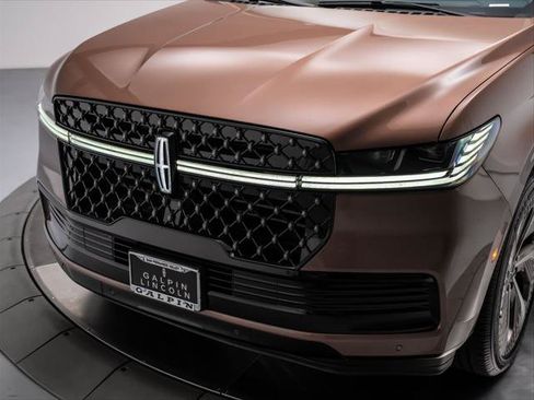 New 2026 Lincoln Navigator L Black Label AWD/4WD image 9