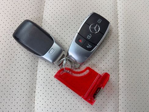 Used 2021 Mercedes-Benz GLE 350 4MATIC w/ Premium Package image 55