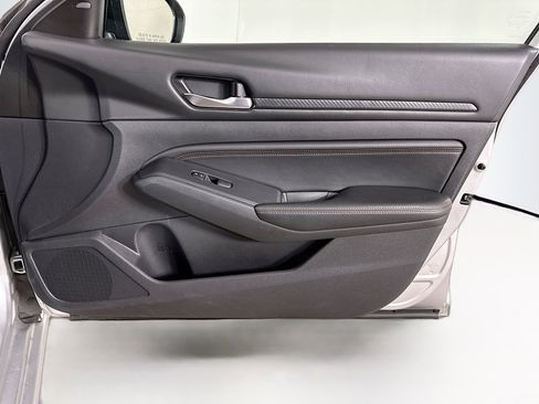 Used 2020 Nissan Altima 2.5 SR w/ Premium Package image 31