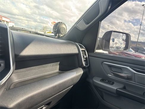 Used 2021 RAM 1500 Big Horn image 28