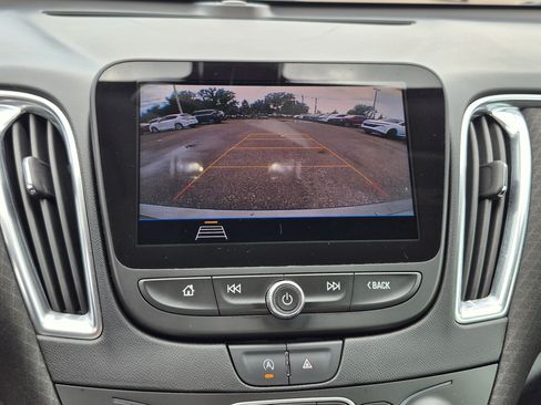 Used 2020 Chevrolet Malibu LT FWD image 23