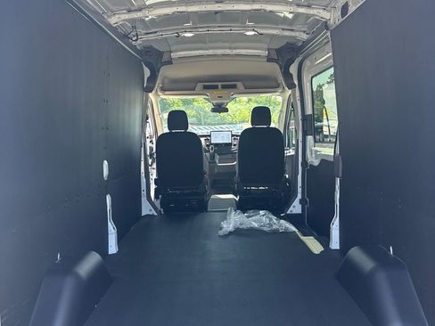 New 2026 Ford Transit 250 148 Medium Roof w/ Load Area Protection Package RWD image 14