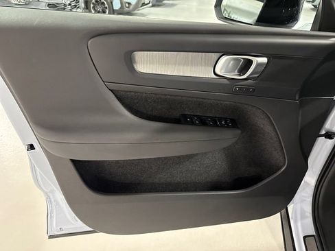 Used 2026 Volvo XC40 B5 Plus AWD/4WD image 17