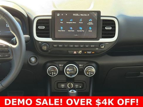 Certified 2025 Hyundai Venue Limited image 12