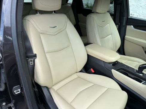 Used 2018 Cadillac XT5 FWD image 20