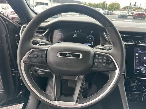 Used 2024 Jeep Grand Cherokee Altitude image 14