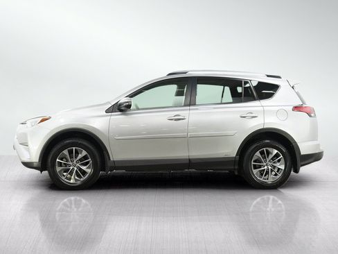 Used 2016 Toyota RAV4 XLE AWD/4WD image 2