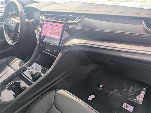 New 2025 Jeep Grand Cherokee Limited image 16