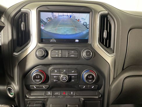 Used 2021 Chevrolet Silverado 1500 LT Trail Boss w/ Bed Protection Package image 16