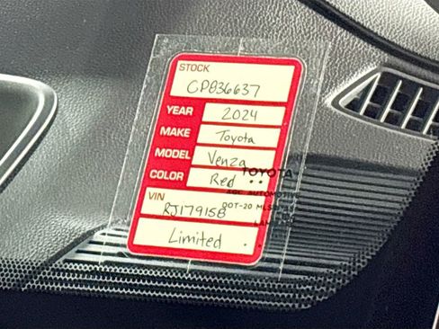 Used 2024 Toyota Venza Limited image 24