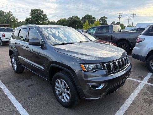 Used 2021 Jeep Grand Cherokee Laredo AWD/4WD image 6