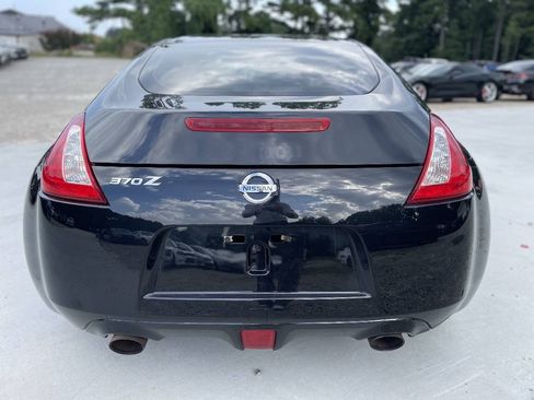 Used 2015 Nissan 370Z Coupe RWD image 6