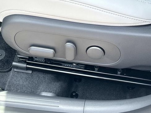 New 2026 Hyundai Kona SEL Premium FWD image 16
