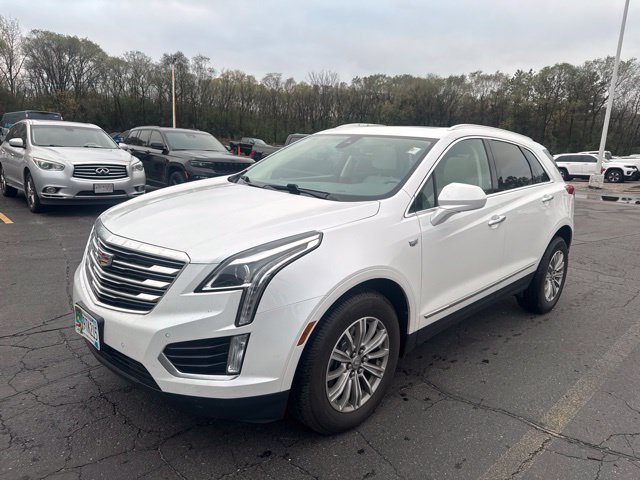 Used 2017 Cadillac XT5 Luxury w/ Driver Awareness Package AWD/4WD image 3