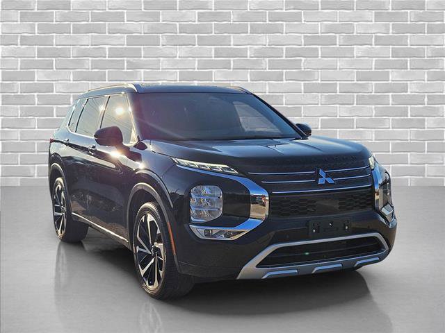 Used 2023 Mitsubishi Outlander SEL FWD image 3