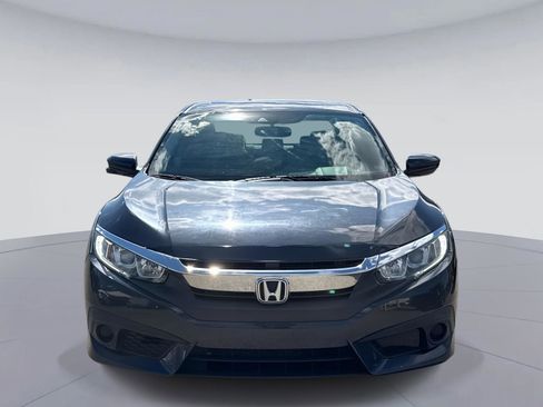 Certified 2018 Honda Civic EX image 9