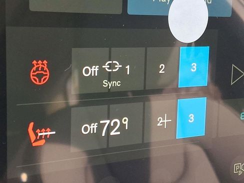 New 2026 Volvo XC60 B5 Plus w/ Climate Package image 17