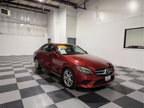 Used 2019 Mercedes-Benz C 300 Sedan image 2