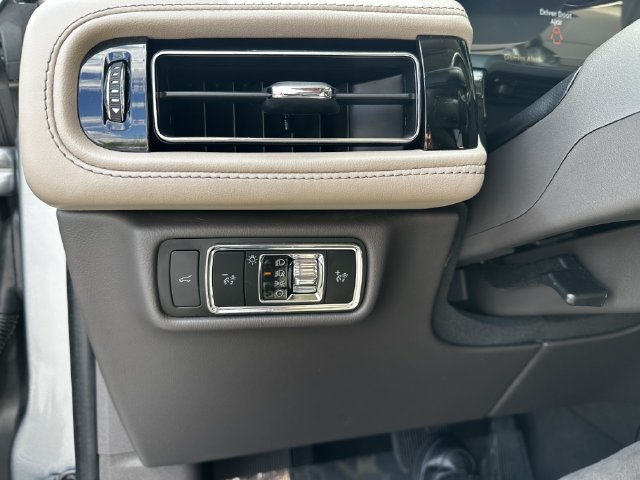 Certified 2024 Lincoln Aviator AWD w/ Elements Package image 29
