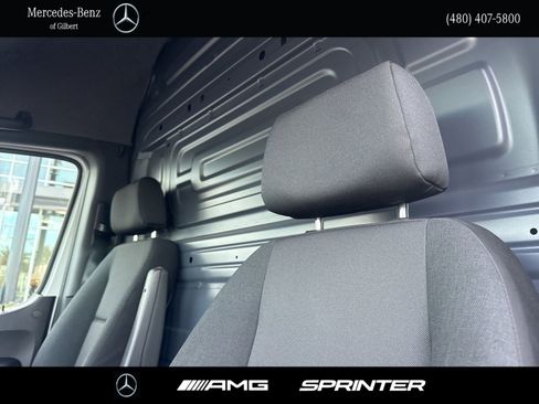 Used 2025 Mercedes-Benz Sprinter 2500 image 23