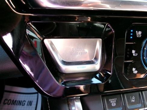 Used 2024 GMC Sierra 2500 Denali Ultimate AWD/4WD image 19