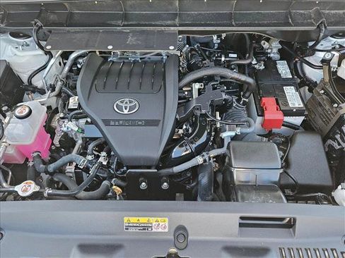 Used 2023 Toyota Highlander XLE FWD image 24