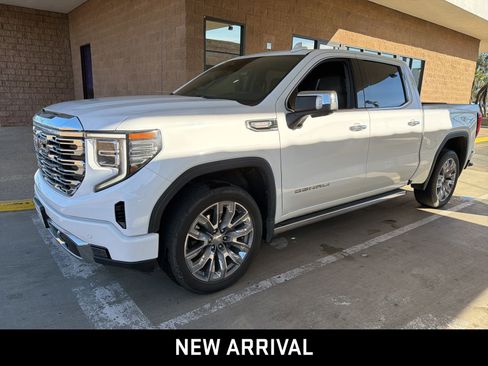 Used 2022 GMC Sierra 1500 Denali w/ Denali Reserve Package image 1