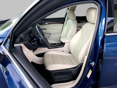 Used 2023 Buick Envision Avenir FWD image 8