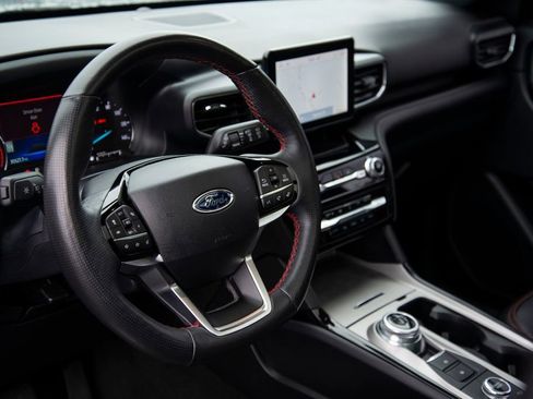 Used 2022 Ford Explorer ST-Line w/ Class IV Trailer Tow Package image 27