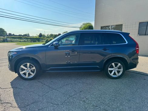 Used 2020 Volvo XC90 T6 Momentum AWD/4WD image 5