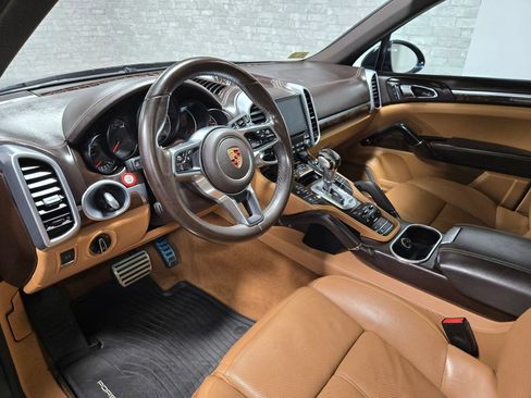 Used 2017 Porsche Cayenne S AWD/4WD image 13