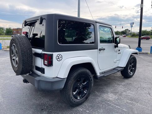 Used 2017 Jeep Wrangler Sport AWD/4WD image 3