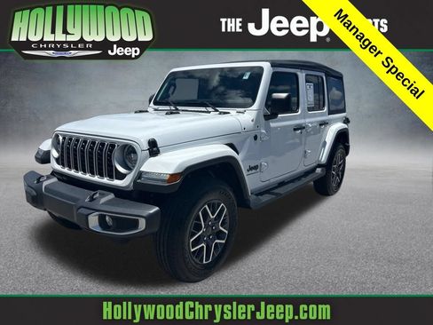 Certified 2025 Jeep Wrangler Unlimited Sahara AWD/4WD image 1