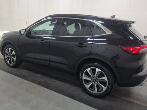 Used 2024 Ford Escape Platinum AWD/4WD image 3