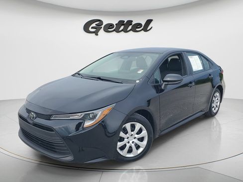 Certified 2024 Toyota Corolla LE FWD image 1