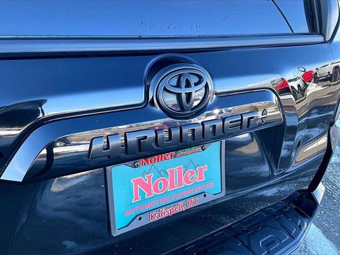 Used 2022 Toyota 4Runner SR5 Premium w/ Moonroof Package image 8